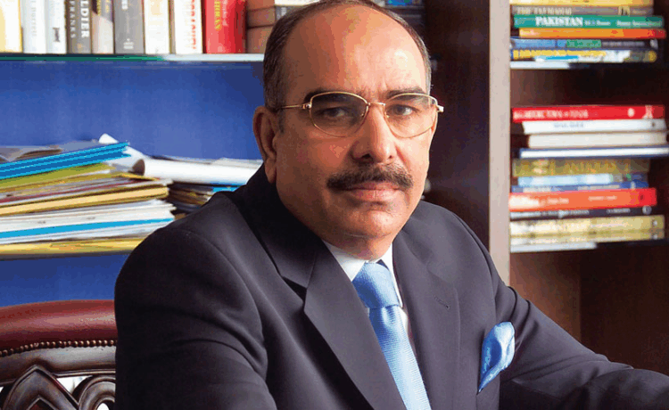 Who is Blackmailer of Malik Riaz?